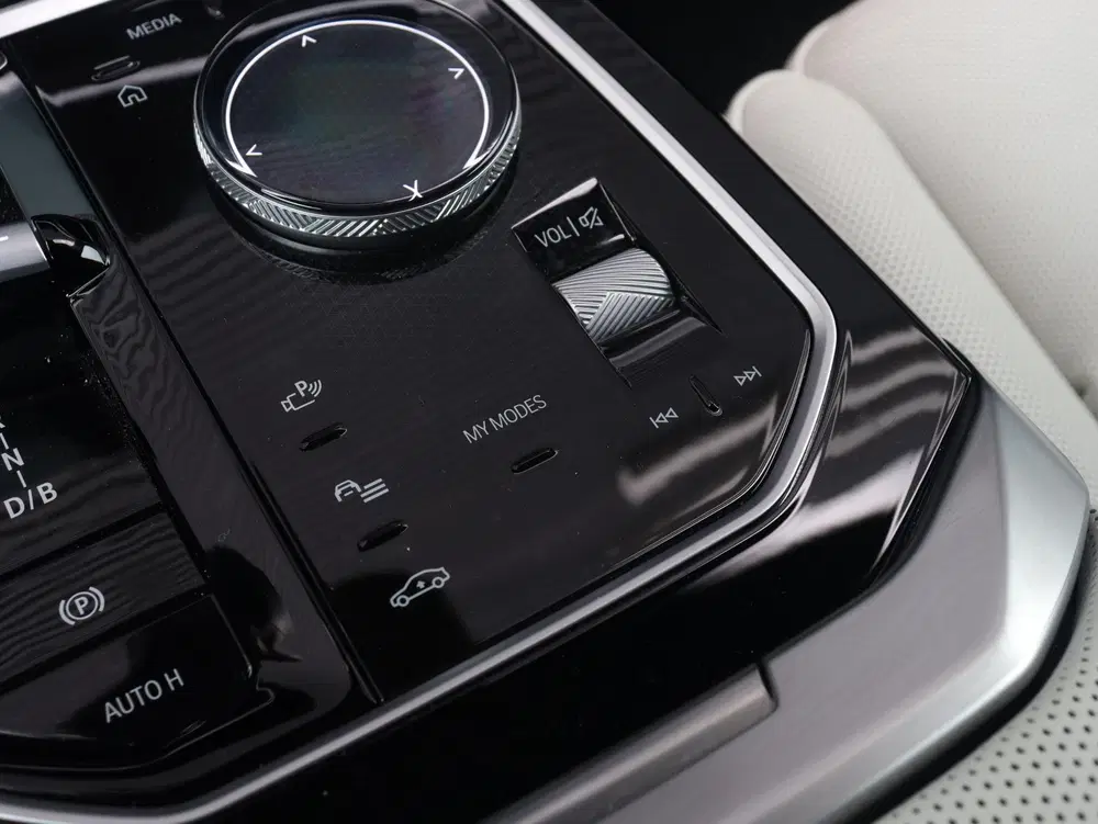 BMW i7 xDrive60 uit 2025, foto 18