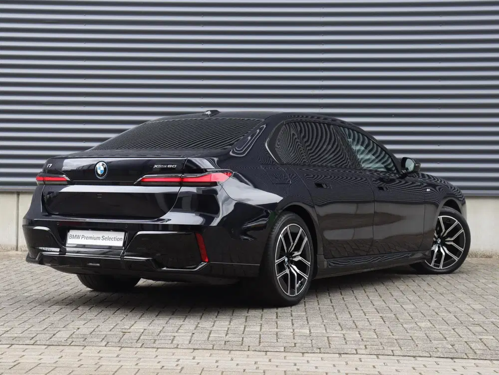 BMW i7 xDrive60 uit 2025, foto 2