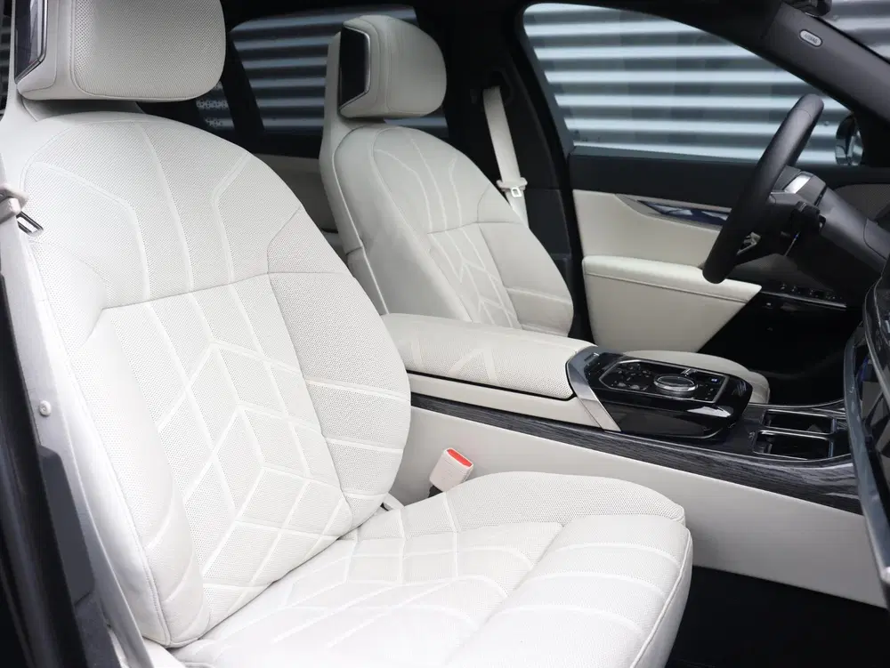 BMW i7 xDrive60 uit 2025, foto 7