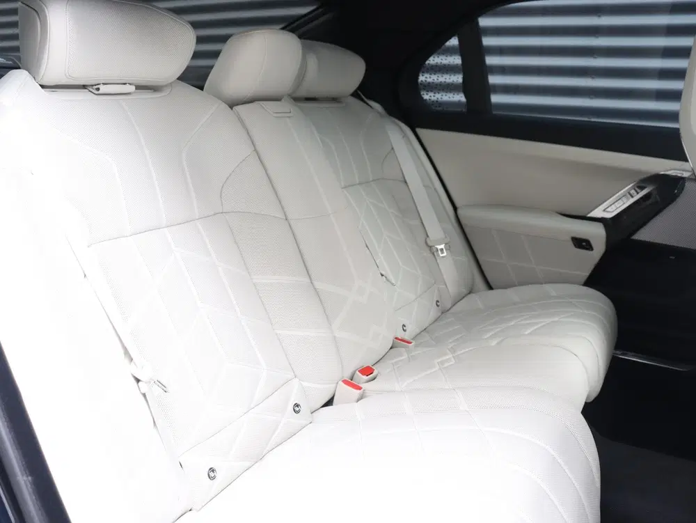 BMW i7 xDrive60 uit 2025, foto 9