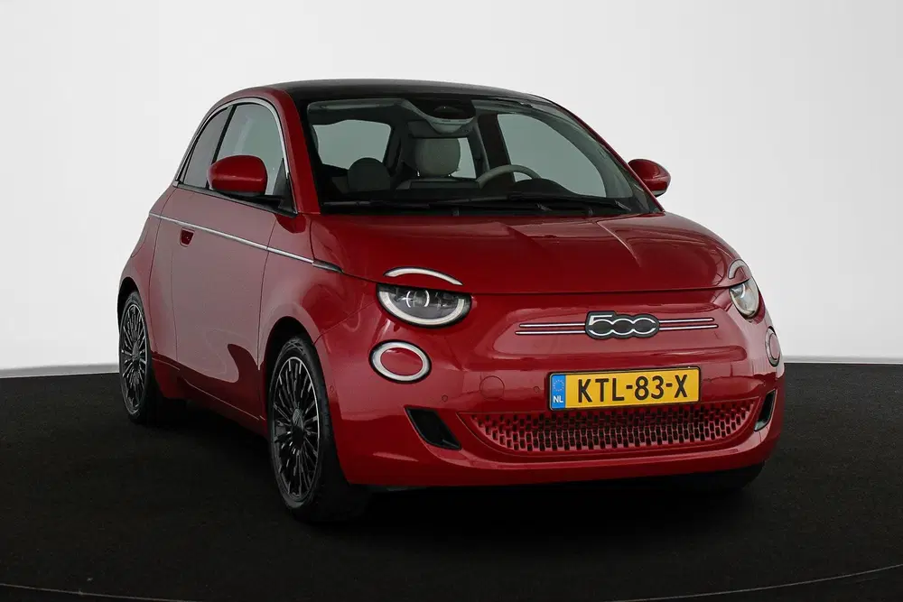 Fiat 500 3+1 La Prima 42 kWh Panoramadak Stoelverwa uit 2024, foto 2