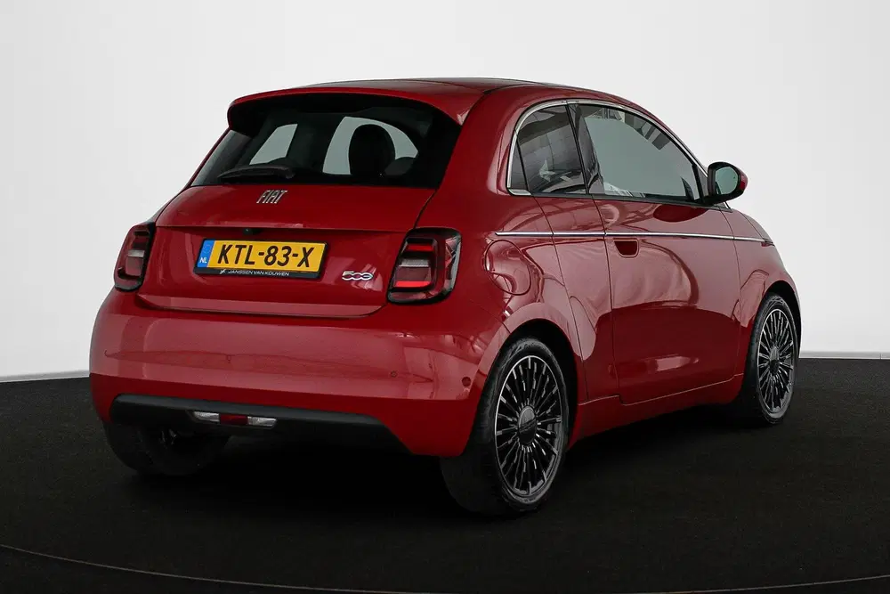 Fiat 500 3+1 La Prima 42 kWh Panoramadak Stoelverwa uit 2024, foto 3