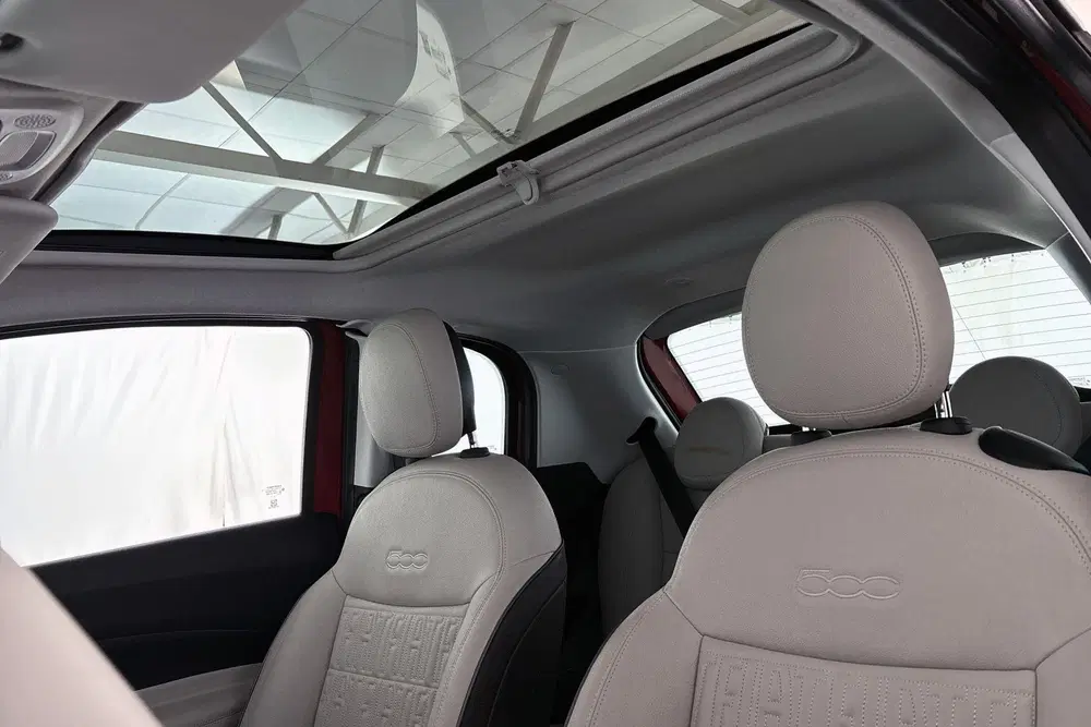 Fiat 500 3+1 La Prima 42 kWh Panoramadak Stoelverwa uit 2024, foto 8