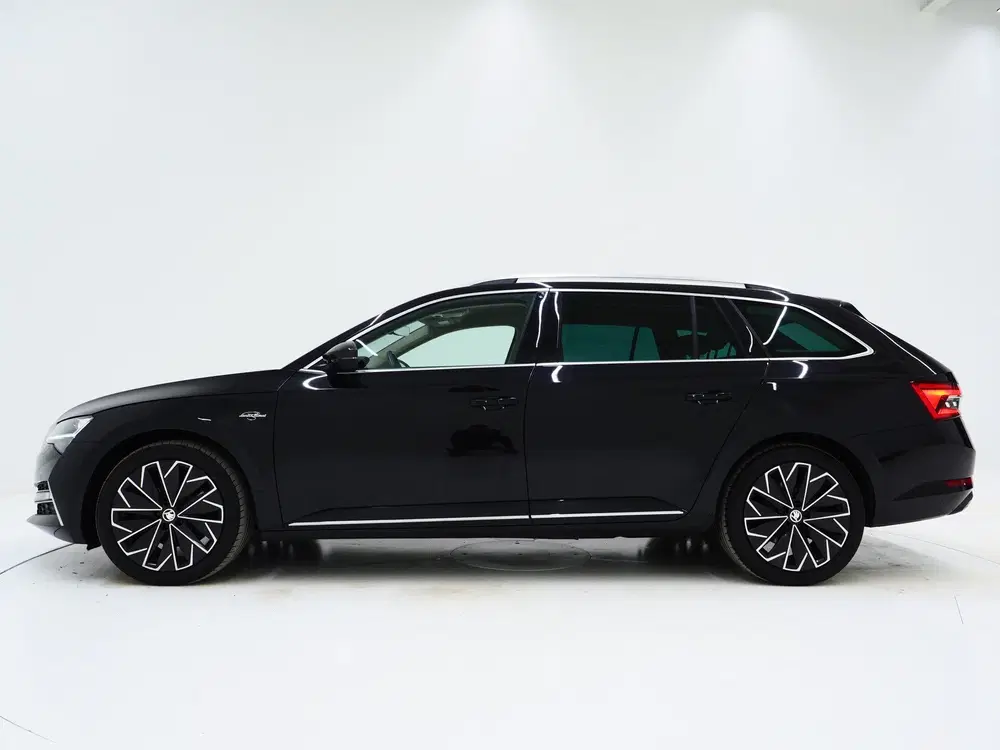 Skoda Superb 1.4 TSI iV Laurin & Klement uit 2022, foto 2