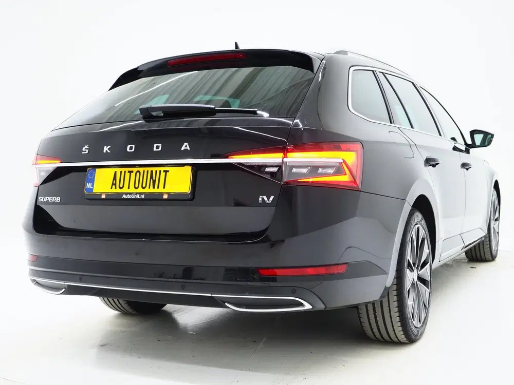 Skoda Superb 1.4 TSI iV Laurin & Klement uit 2022, foto 9