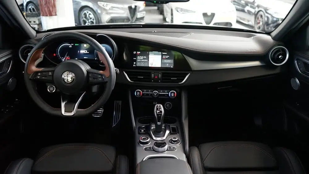 Alfa Romeo Giulia 2.0 T GME AWD Veloce Intensa uit 2025, foto 17