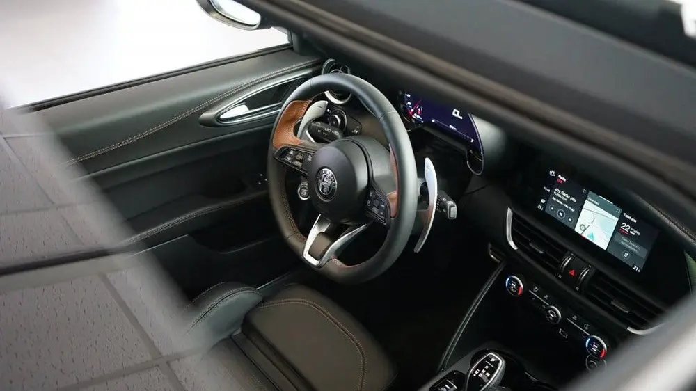 Alfa Romeo Giulia 2.0 T GME AWD Veloce Intensa uit 2025, foto 2