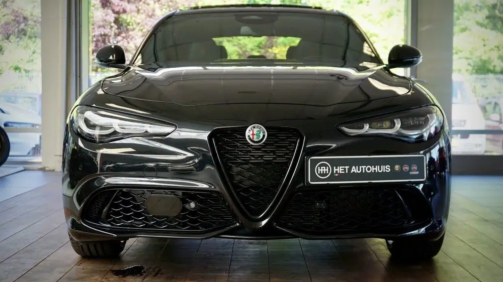 Alfa Romeo Giulia 2.0 T GME AWD Veloce Intensa uit 2025, foto 3