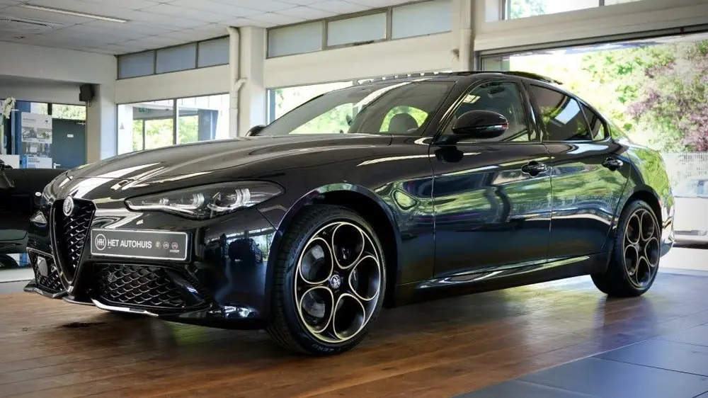 Alfa Romeo Giulia 2.0 T GME AWD Veloce Intensa uit 2025, foto 5
