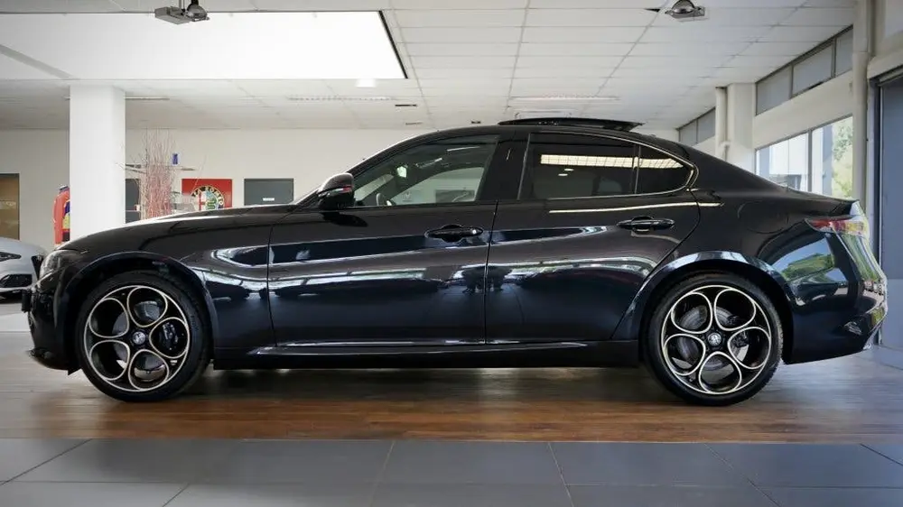 Alfa Romeo Giulia 2.0 T GME AWD Veloce Intensa uit 2025, foto 7