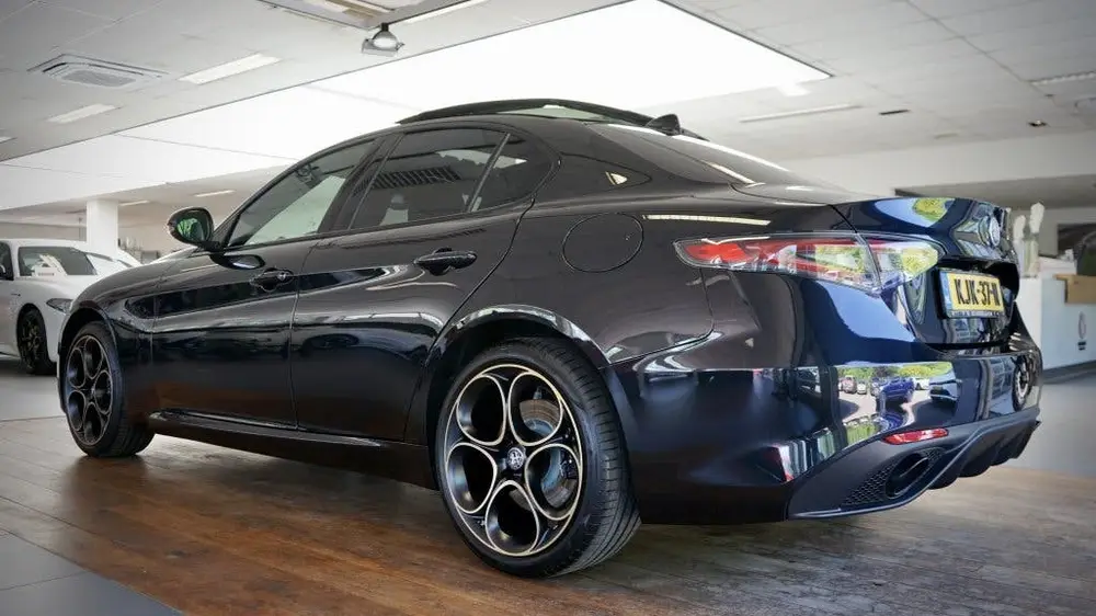 Alfa Romeo Giulia 2.0 T GME AWD Veloce Intensa uit 2025, foto 9