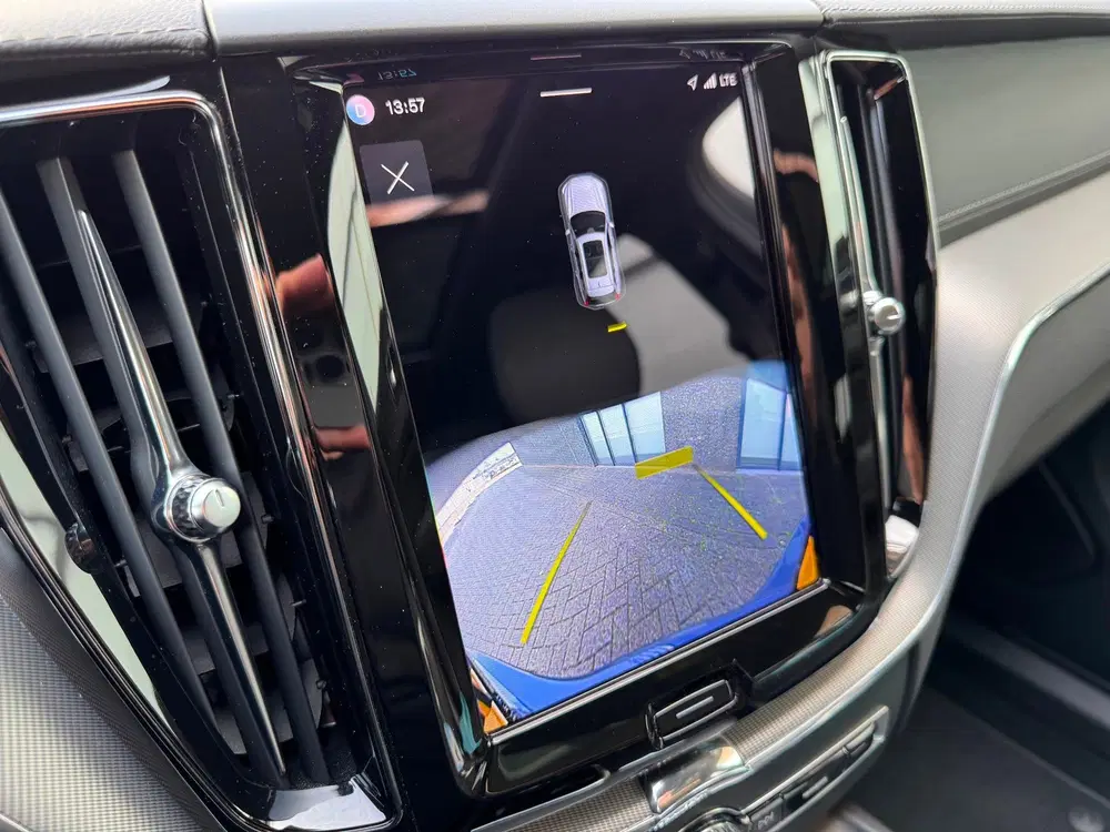 Volvo XC60 2.0 B5 R-Design Pano Google Massage 22 Inc uit 2022, foto 14