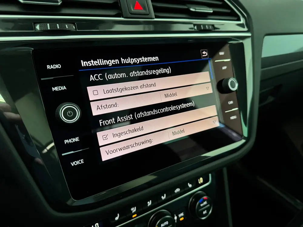 Volkswagen Tiguan 1.5 TSI 3x R-Line Pano Leder Navi Keyless uit 2019, foto 20