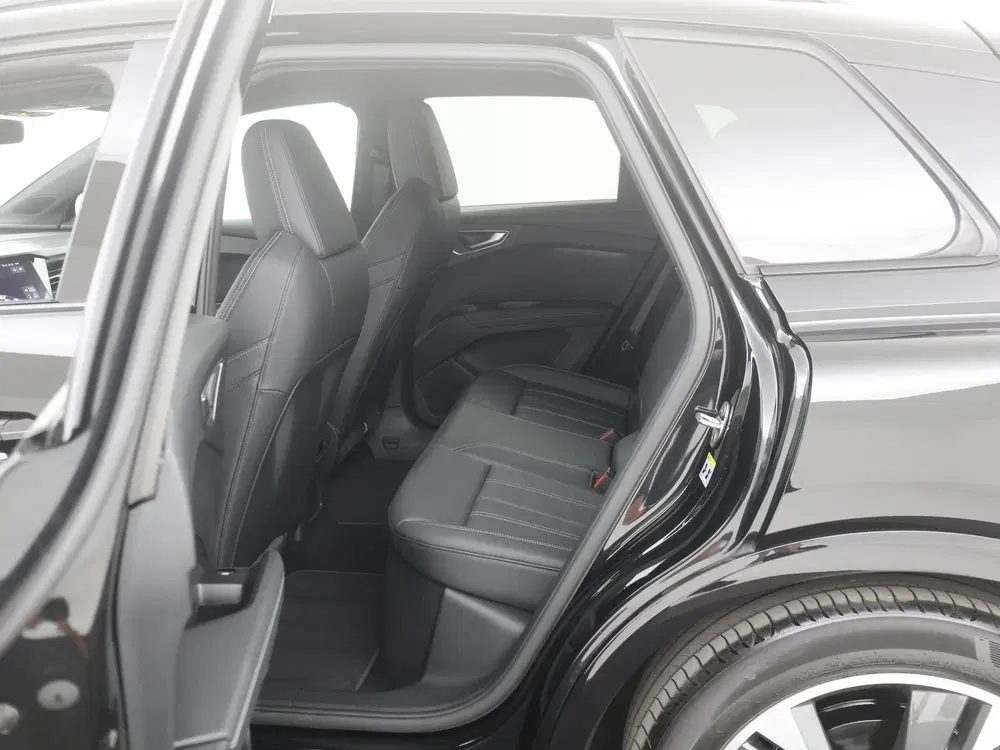 Audi Q4 e-tron 35 Advanced edition 55 kWh 2X S-LINE uit 2021, foto 11