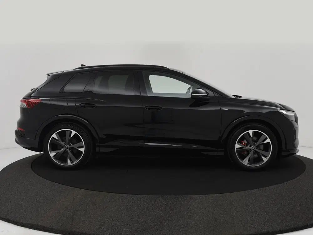 Audi Q4 e-tron 35 Advanced edition 55 kWh 2X S-LINE uit 2021, foto 4