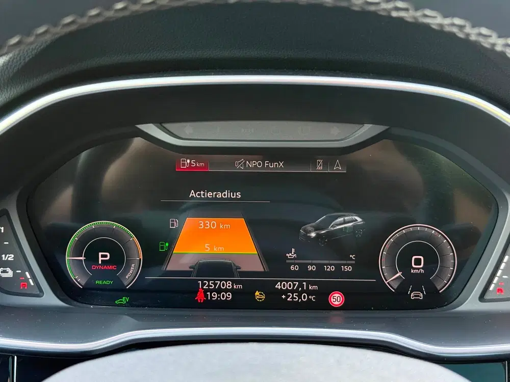 Audi Q3 45 TFSI e S edition uit 2022, foto 20