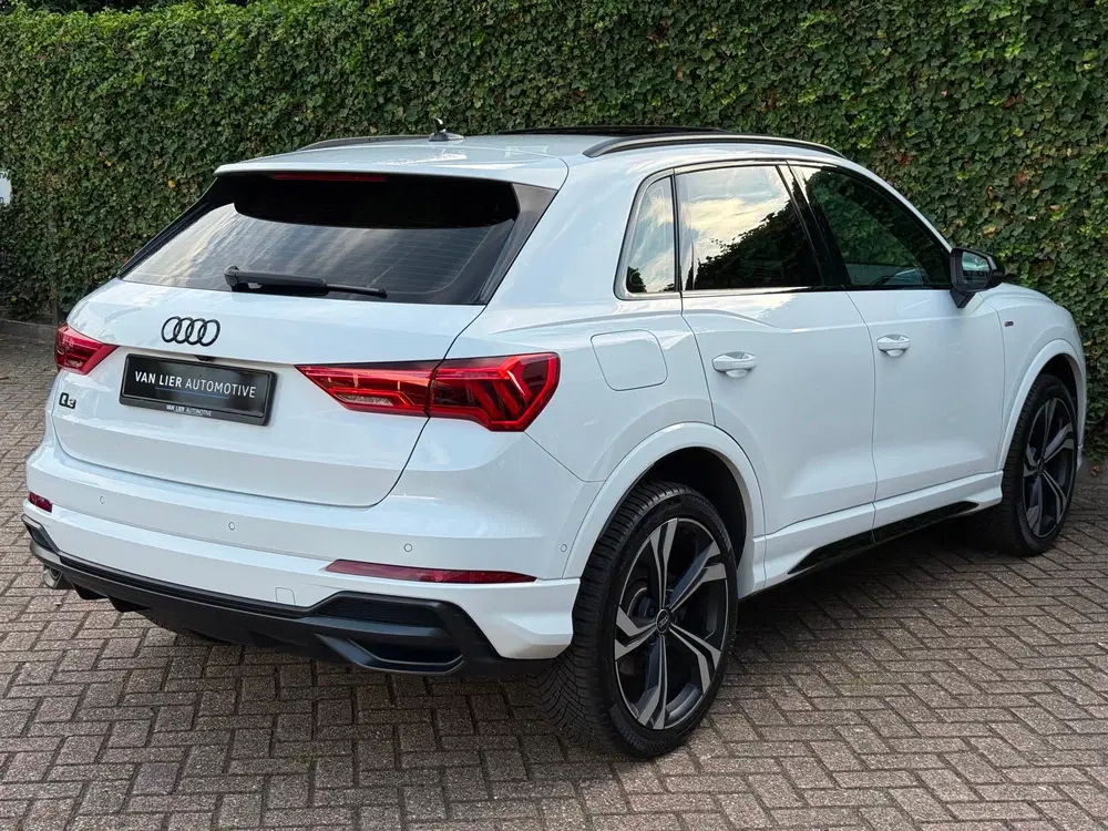 Audi Q3 45 TFSI e S edition uit 2022, foto 5