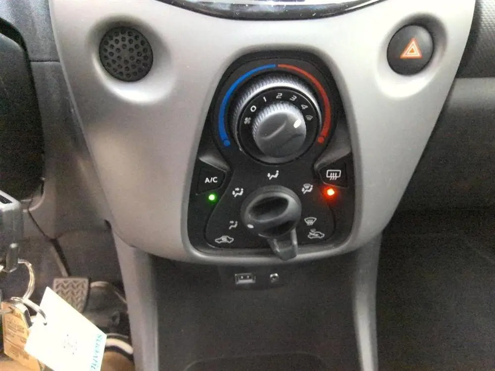 Peugeot 108 1.0 e-VTi Active AIRCO APK 08-2027 (bj 201 uit 2019, foto 9