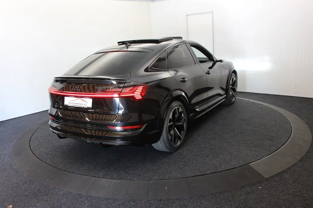 Audi e-tron S Pano uit 2022, foto 12