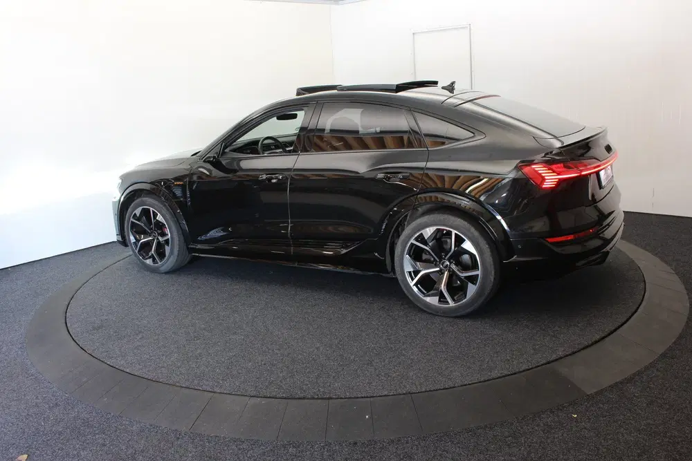 Audi e-tron S Pano uit 2022, foto 13