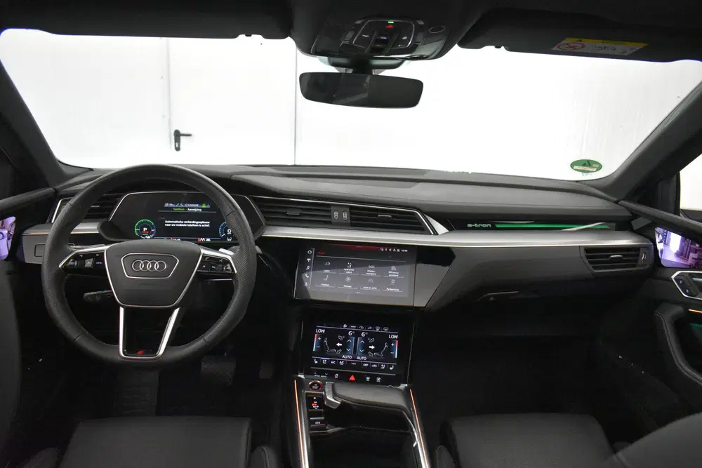 Audi e-tron S Pano uit 2022, foto 2