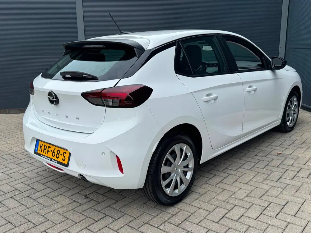Opel Corsa 1.2 Edition uit 2024, foto 2