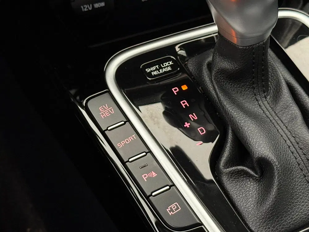 Kia Ceed 1.6 GDI PHEV DynamicLine uit 2024, foto 15