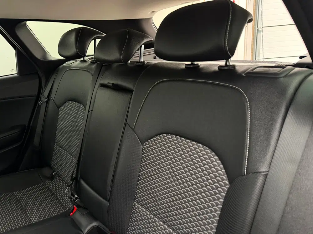 Kia Ceed 1.6 GDI PHEV DynamicLine uit 2024, foto 16