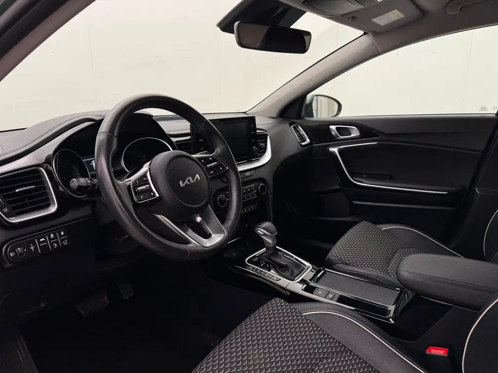 Kia Ceed 1.6 GDI PHEV DynamicLine uit 2024, foto 4