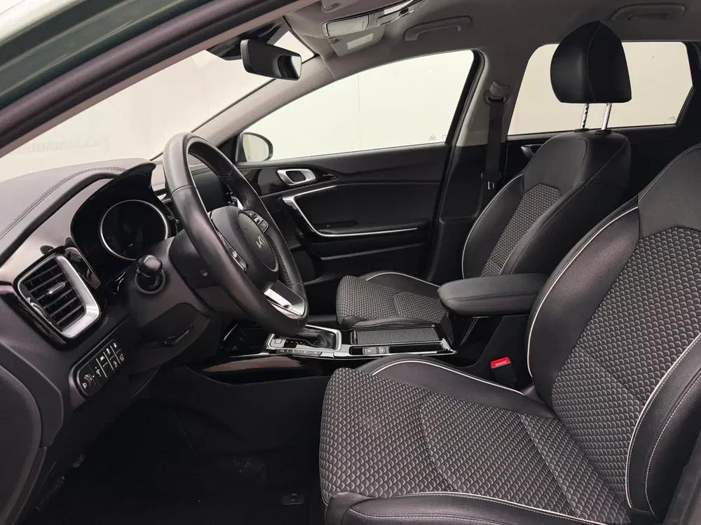 Kia Ceed 1.6 GDI PHEV DynamicLine uit 2024, foto 9