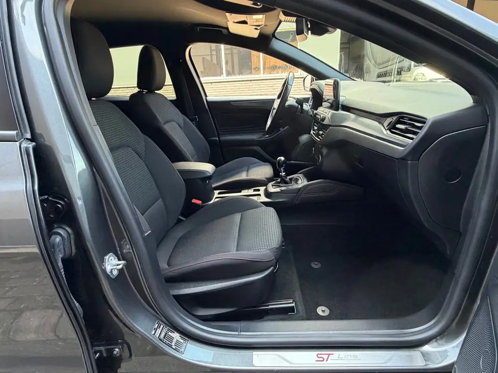 Ford Focus 1.0 Vignale ST-Line bj.2019 Camera uit 2019, foto 10