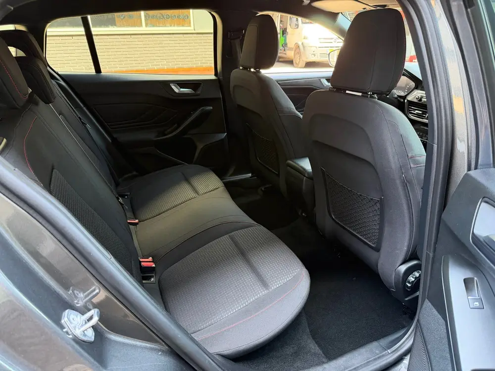 Ford Focus 1.0 Vignale ST-Line bj.2019 Camera uit 2019, foto 12