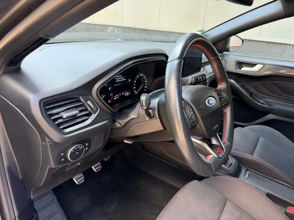 Ford Focus 1.0 Vignale ST-Line bj.2019 Camera uit 2019, foto 15