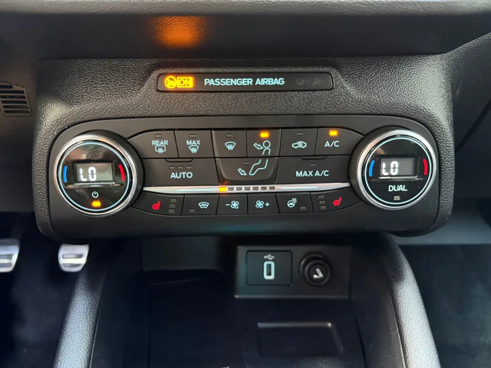 Ford Focus 1.0 Vignale ST-Line bj.2019 Camera uit 2019, foto 18