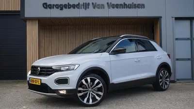 Volkswagen T-Roc 1.5 150pk TSI Sport Pano Virtual Stoelverw uit 2020