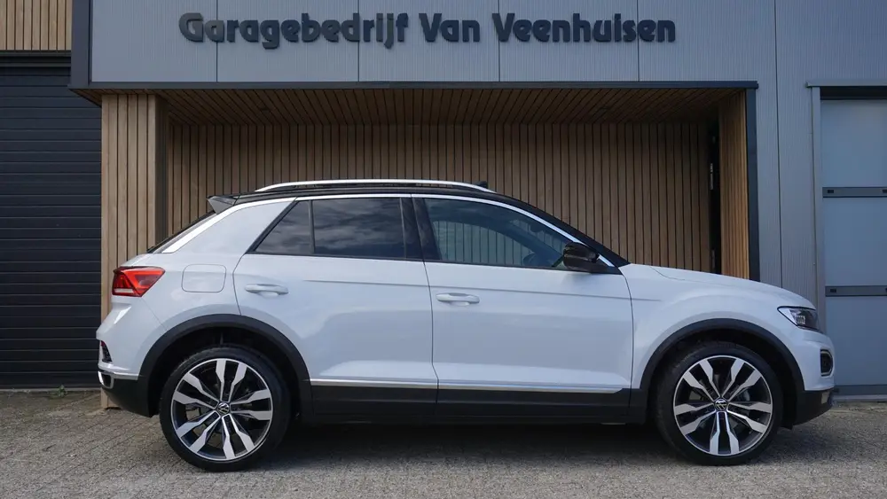 Volkswagen T-Roc 1.5 150pk TSI Sport Pano Virtual Stoelverw uit 2020, foto 3