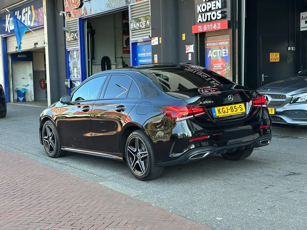 Mercedes-Benz A-Klasse 250 e Business Solution AMG Limited C uit 2021, foto 2