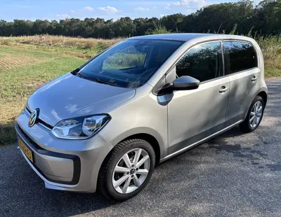 Volkswagen Up! Up 05-2021 VW dealer onderhouden Merano wielen uit 2021