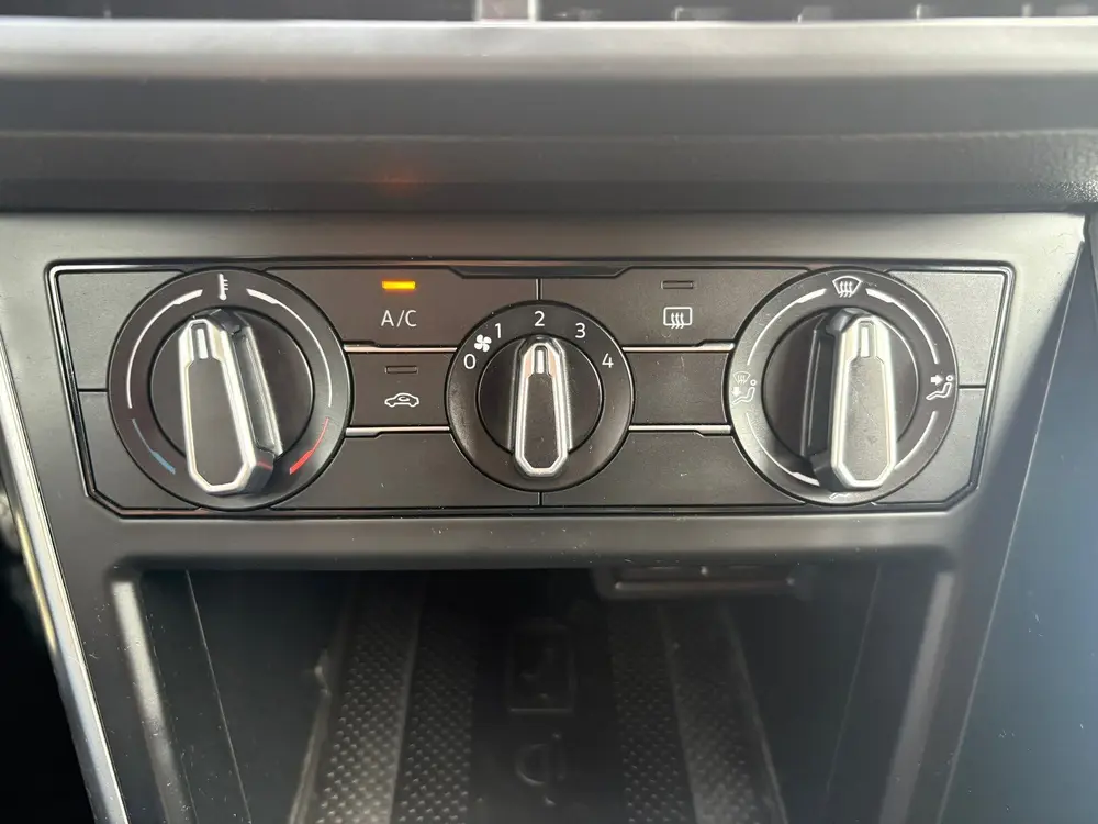 Volkswagen Polo 1.0 TSI Life, Cruise control adaptief , Navi uit 2022, foto 18
