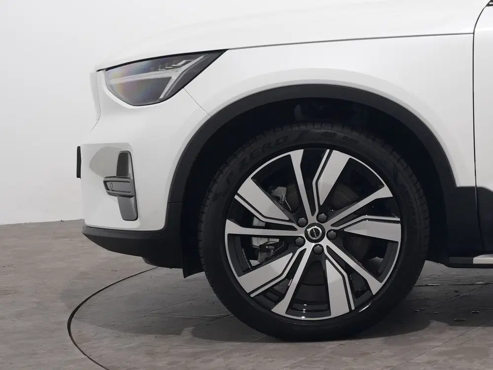Volvo EX40 SINGLE MOTOR PLUS BLACK EDITION 70 KWH 100 uit 2025, foto 12