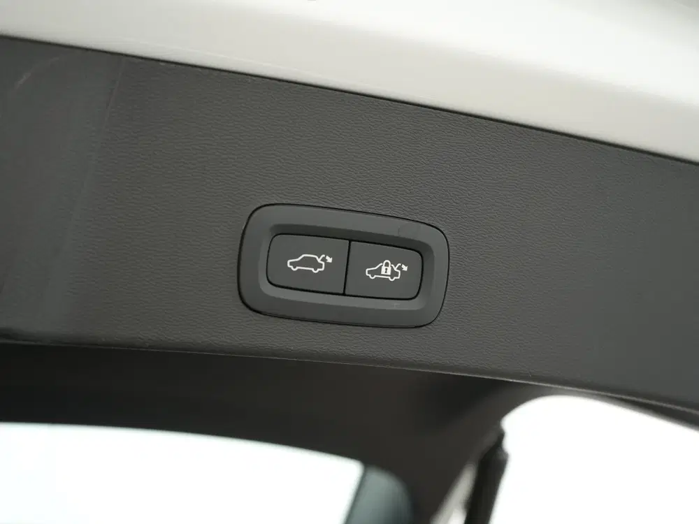 Volvo EX40 SINGLE MOTOR PLUS BLACK EDITION 70 KWH 100 uit 2025, foto 19