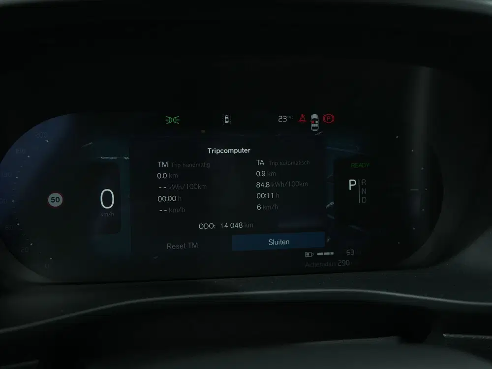 Volvo EX40 SINGLE MOTOR PLUS BLACK EDITION 70 KWH 100 uit 2025, foto 9