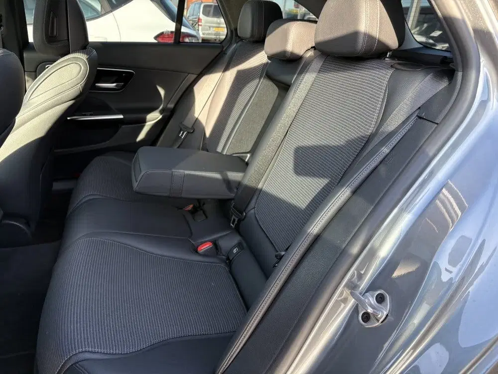 Mercedes-Benz C-Klasse 180 Business Line uit 2022, foto 12
