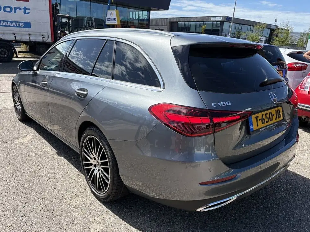 Mercedes-Benz C-Klasse 180 Business Line uit 2022, foto 3