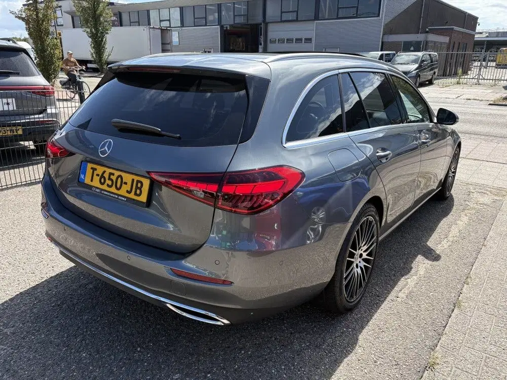 Mercedes-Benz C-Klasse 180 Business Line uit 2022, foto 5