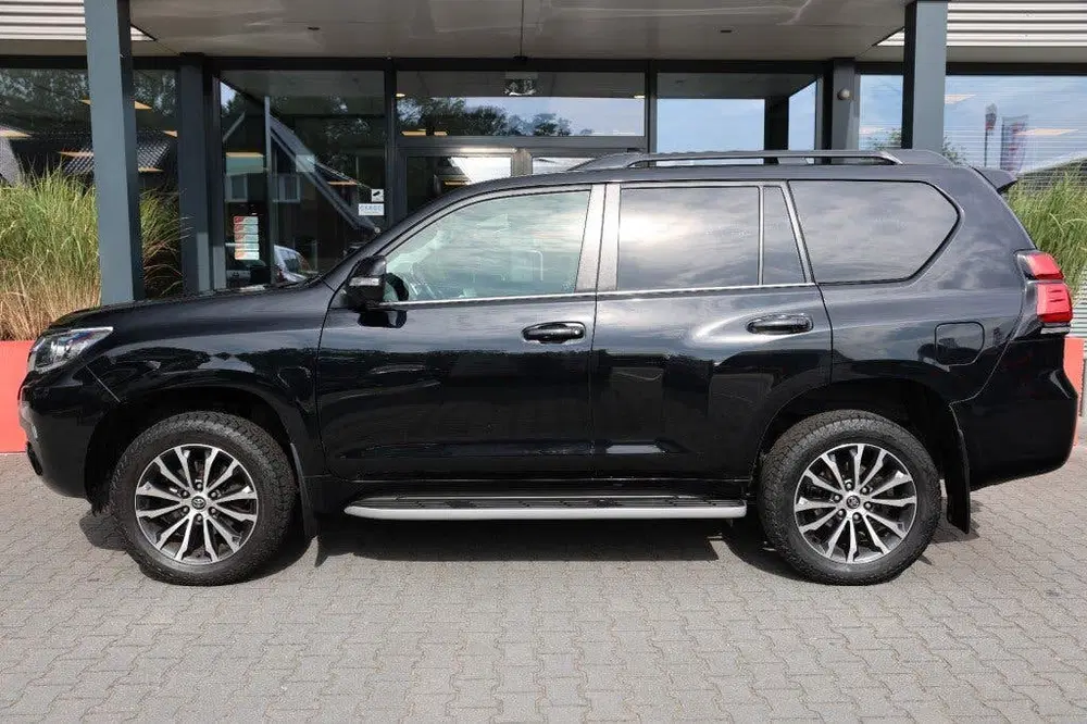 Toyota Land Cruiser 2.8 D-4D 5DRS EXECUTIVE A uit 2019, foto 2