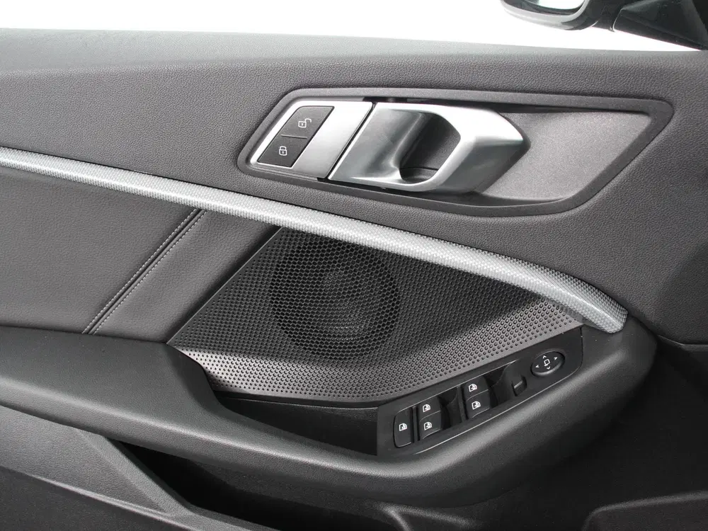 BMW 1-serie 118i Automaat Sportline Business Edition N uit 2022, foto 10