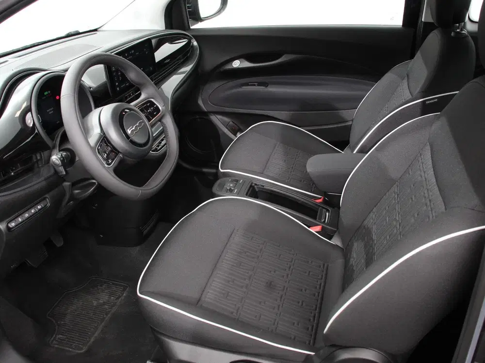 Fiat 500e Berline 42 kWh Automaat Climate control Cr uit 2023, foto 9