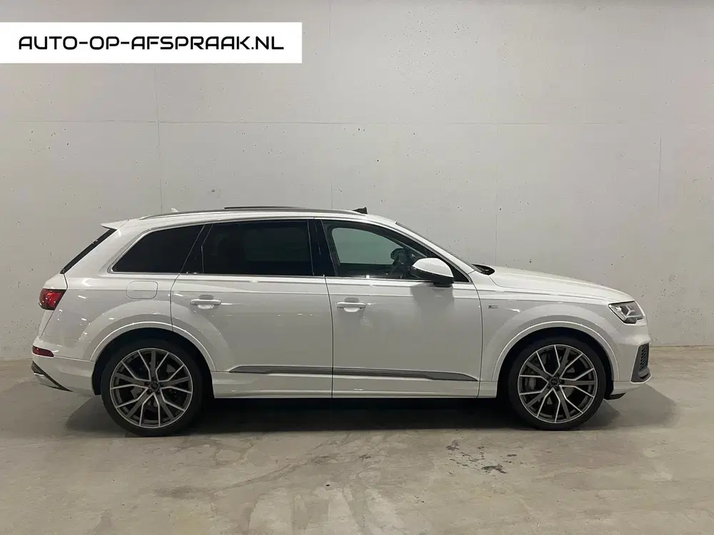 Audi Q7 55 TFSI e quattro S-line Pano Trekhaak Lee uit 2020