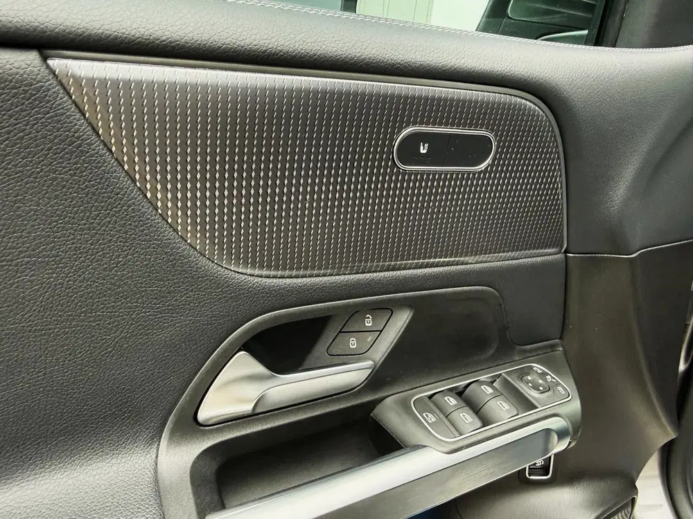 Mercedes-Benz GLB 200 Business Solution Luxury uit 2021, foto 16